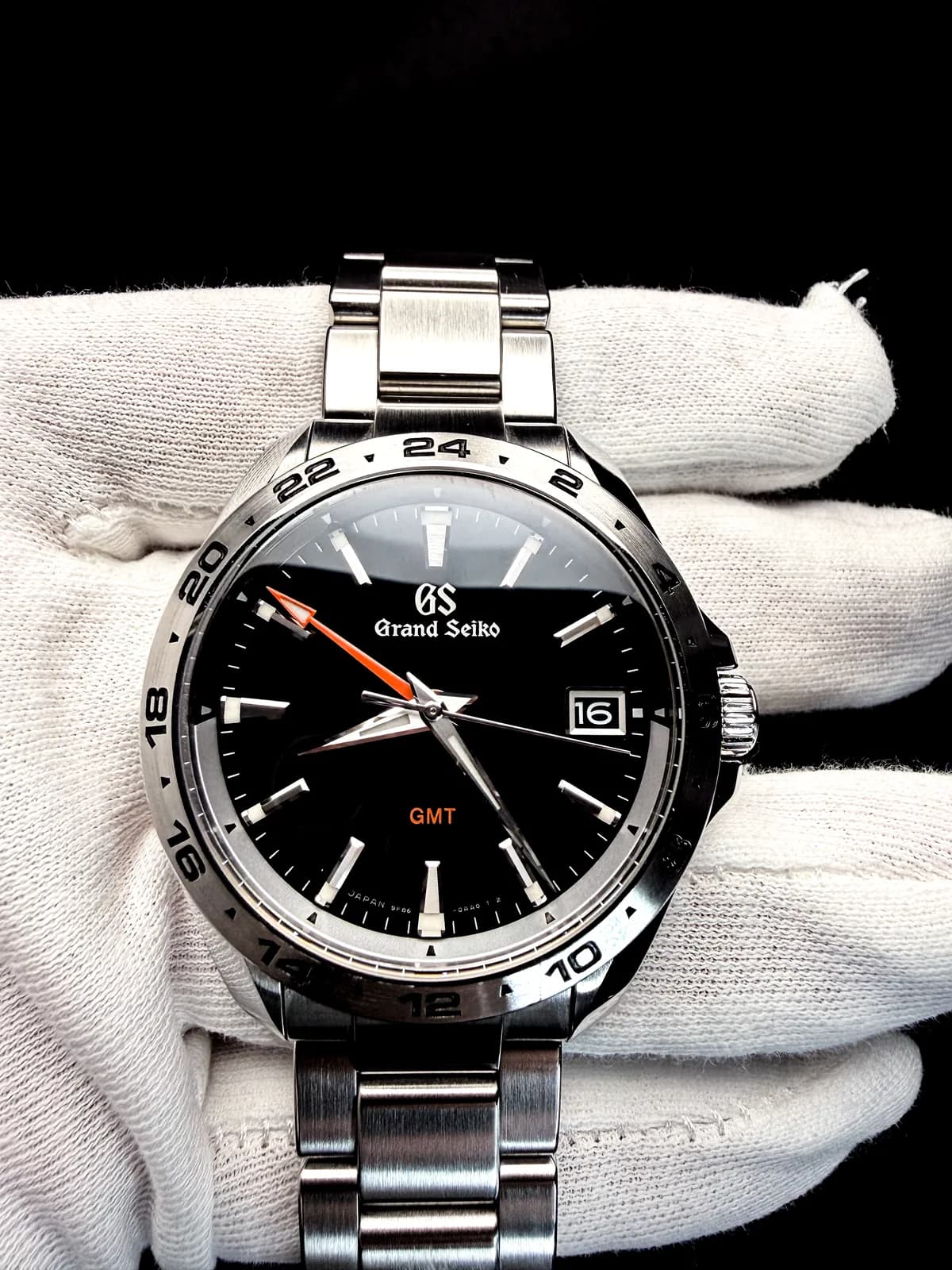Grand Seiko Sport GMT SBGN005, dial front